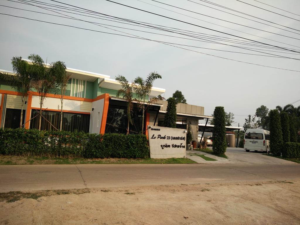 Le Park 23 Boutique Resort Roi Et Exterior foto